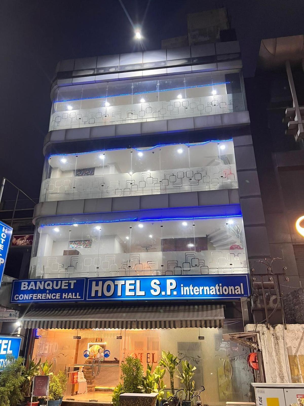 Hotel S P International A Unit Of Mavis Group Lucknow Eksteriør bilde