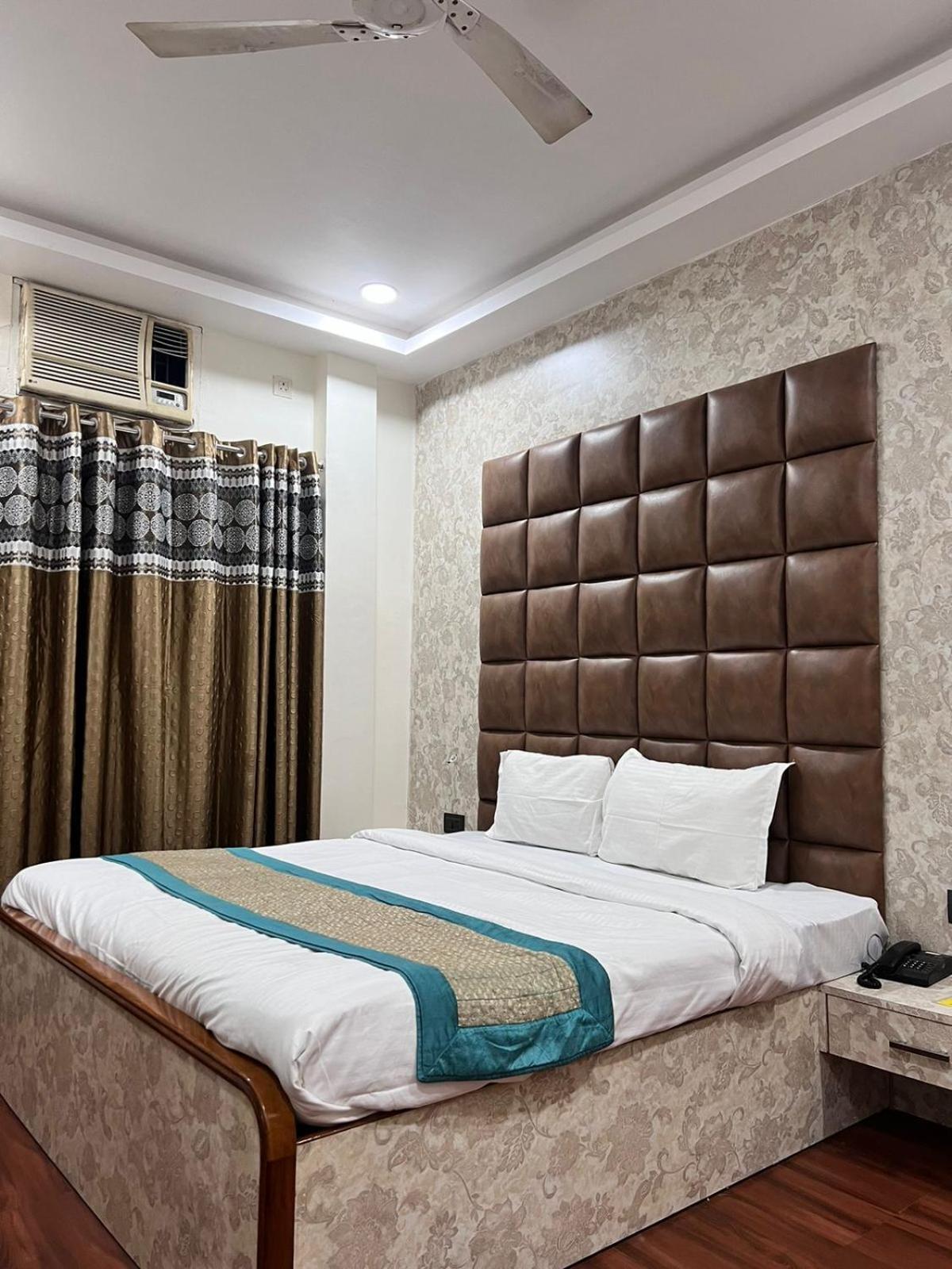 Hotel S P International A Unit Of Mavis Group Lucknow Eksteriør bilde